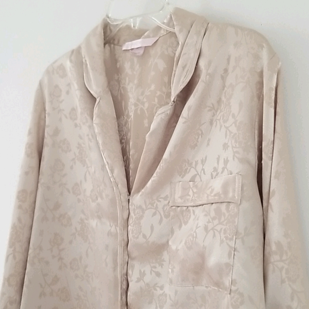 Victoria's Secret Pink Label Satiny Cream PJ Top. - Picture 8 of 14